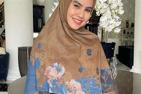 Profil Dan Biodata Kartika Putri Terbaru Istri Usman Bin Yahya Hot