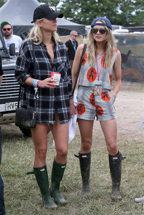 Celebrities Hit The Glastonbury Music Festival Festival Outfit Glastonbury Festival Fashion