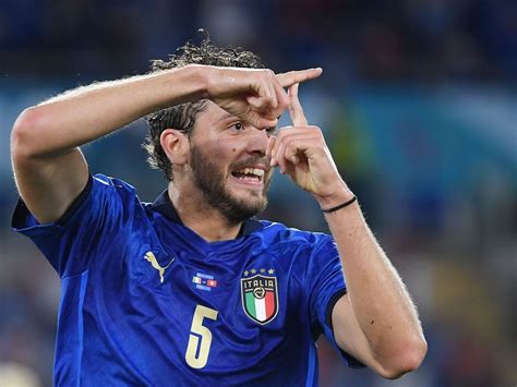 Manuel Locatelli Scores Twice As Italy Breeze Into Last 16 At Euro 2020