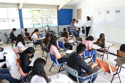 Presentan Alumnos Examen De Admisión Para Ingreso A Preparatoria Zona