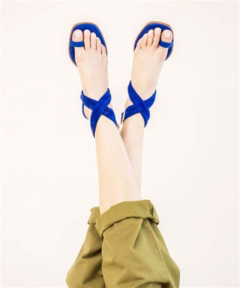 18 Toe Loop Sandals That Are Worth The Weird Tan Fashionista
