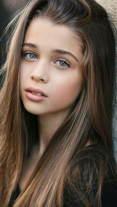 Pin By Red On My Roleplay People Brown Hair Blue Eyes Girl Woman With Blue Eyes Brown Hair