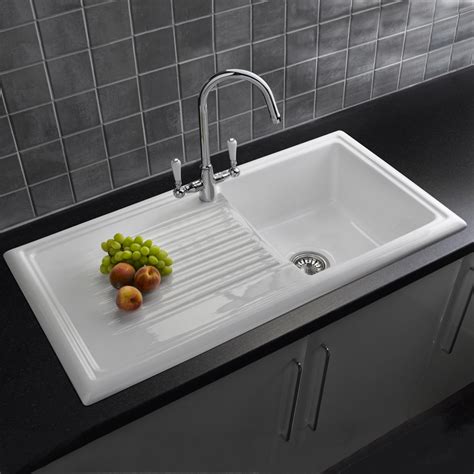 White kitchen sinks can be considered as the nice sink that will give the nice looking impression from your kitchen. Reginox 1.0 Bowl White Ceramic Kitchen Sink, Waste & Tap Pack