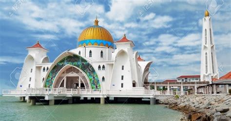 Pengaruh dan kesannya di dunia islam dan di alam melayu. PENGARUH ISLAM DI ALAM MELAYU: Seni Bina di Alam Melayu