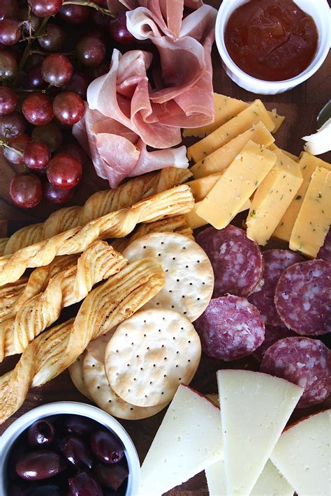 HOW TO ASSEMBLE THE PERFECT CHEESE PLATTER - GOLD COAST GIRL