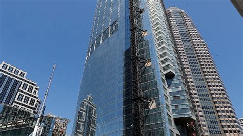 Los Angeles Skyscraper Tops Out As Tallest Western Building