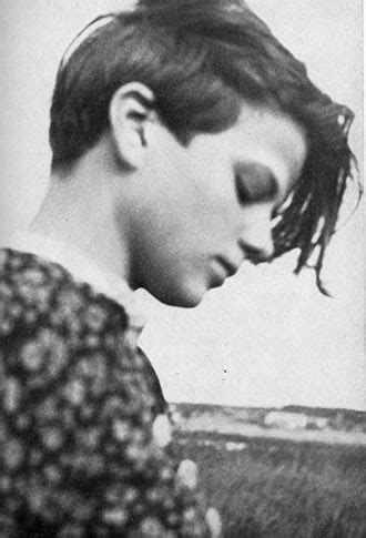 'the real damage is done by those millions who want to 'survive.' the honest men who just want to be left in peace. El Mirador Nocturno: Sophie Scholl - Freiheit - Libertad