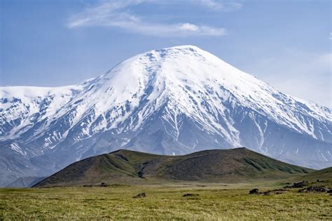 Premium Photo Tolbachik Volcano An Active Volcano In The Far East