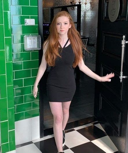 Francesca Capaldi Actress Model In 2021 Red Haired Beauty Gorgeous Women Jennifer Aniston