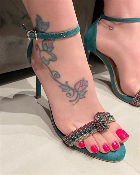 Pantyhose Toe Lover On Twitter RT Loira Feet Contact Https