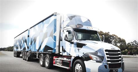Daimler 2020 Freightliner Cascadia Premier Showcase — Truckin With Kermie