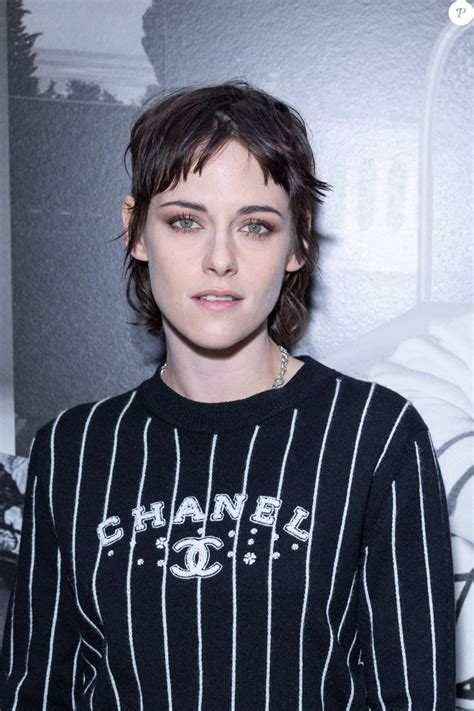 Kristen Stewart Photocall Au Défilé Chanel Collection Femme Prêt à