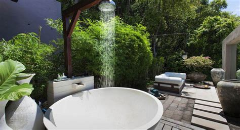 20 Amazing Outdoor Bathroom Ideas