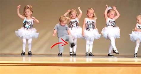 19 Month Old Toddler Crashes Recital And Lights Up The Stage With His