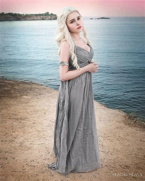 Daenerys Targaryen Cosplay Pics
