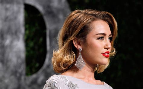 Free Download Miley Cyrus Red Lips Hot Wallpaper Desktop Best