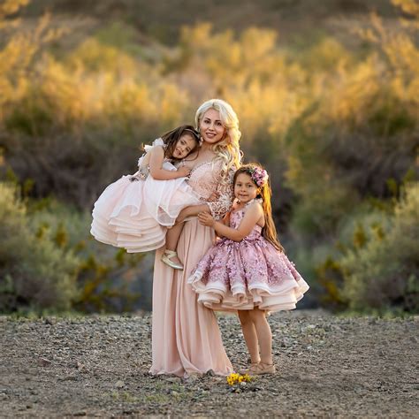 Arizona Family Photographer | Family portrait photographer, Family photographer, Family portraits