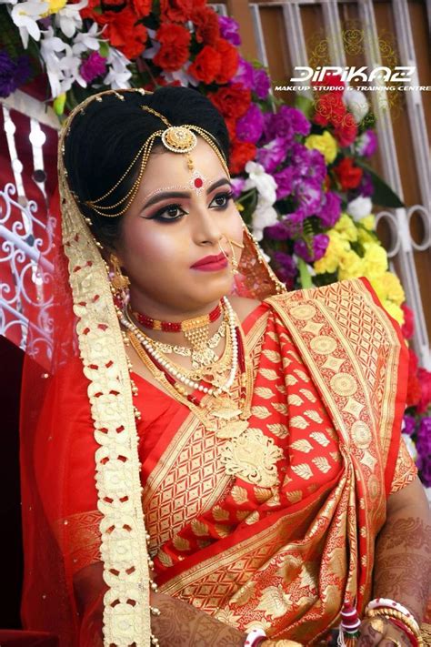 Pin By Ananya Ghosh On Bride Bengali Bride Bengali Bridal Makeup Bridal Makeover