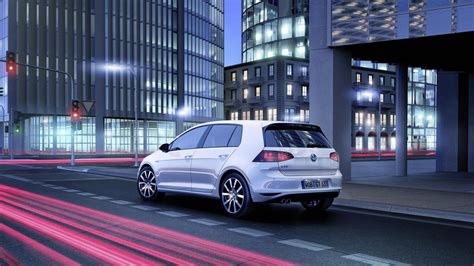 Sporty Volkswagen Golf Gte Plug In Hybrid Heads To 2014 Geneva Motor Show