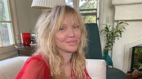 Courtney Love Tolak Tawaran Rp1 4 M Di New York Fashion Week