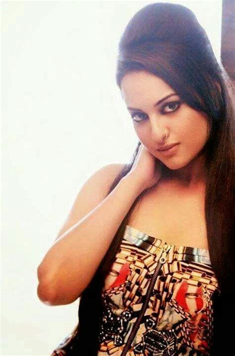 Pin By Mihir Roy On Sonakshi Sinah Beautiful Actress Women Sonakshi Sinah