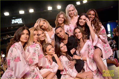 Victorias Secret Angels Prep In Hair And Makeup For Shanghai Show 2017