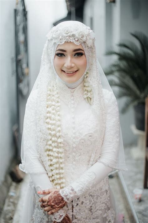 Elegant White Kebaya For Akad Nikah Firda And Dodo By Laksmi 0817 0370