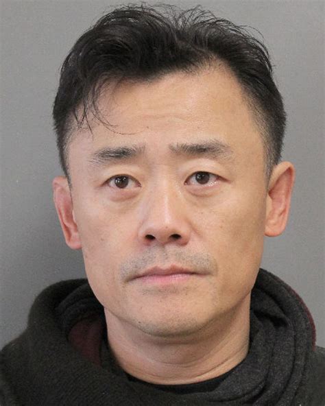 Popular Chinese comedian faces weapon, drug charges in NY | The Seattle Times