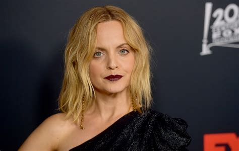 Mena Suvari Says Filming ‘american Beauty’ Was Respite From Her Abusive Relationship