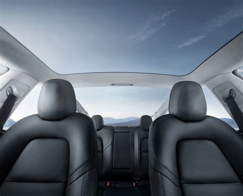 Some appreciate the minimalist look, while others think that it looks too bare. Tesla Model 3 minimalistic interior - Business Insider