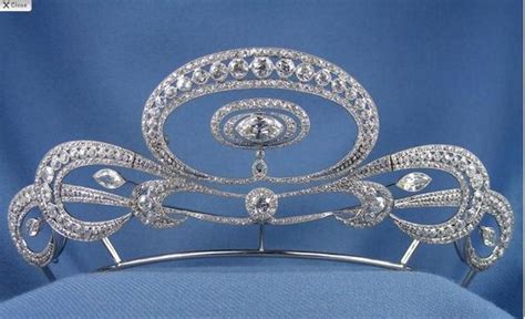 1912 An Art Nouveau Inspired Diamond Tiara With Three Elongate Diamond