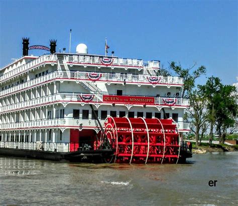 Queen Of The Mississippi River Trip Paddle Wheel Paddle Boat