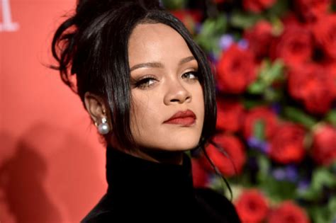 Rihanna Officially Becomes A Billionaire At Age 33 Afrotech