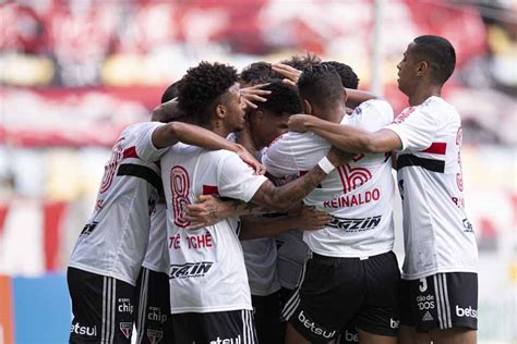 Cesar catelani | 30/09/2020 às 01:07. VÍDEO - Flamengo 1 x 4 São Paulo; Gols e Melhores Momentos ...