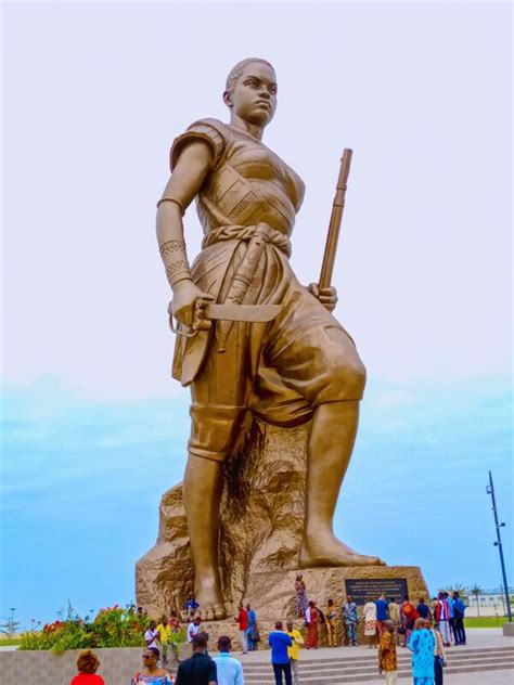 Benin S 30m Tall Amazon Statue Honours The Women Warriors Of Dahomey