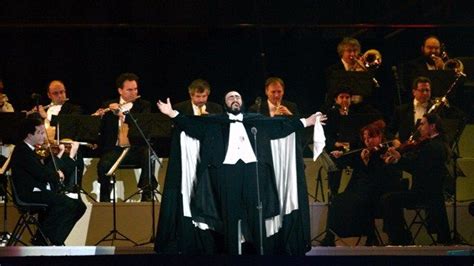Torino 2006 Best Moment Luciano Pavarotti Gives What Turns Out To Be His Final Public