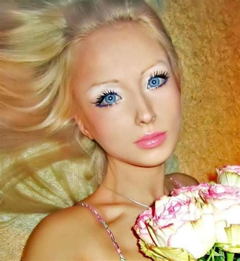Meet Valeria Lukyanova 21 Worlds Most Convincing Real Life Barbie Girl Photos Real Barbie