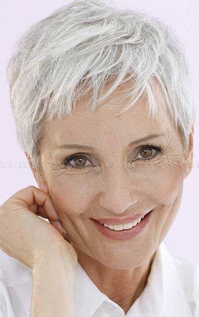 25 Pixie Hairstyles For Women Over 50 Hottest Haircuts Reverasite