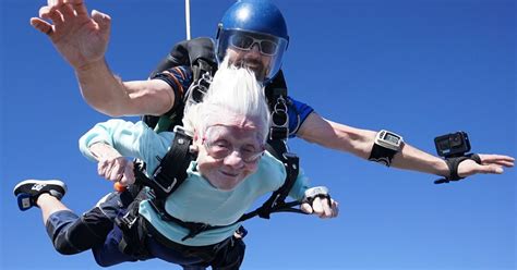 104 Year Old Chicago Woman Dies Days After Making A Skydive That Could