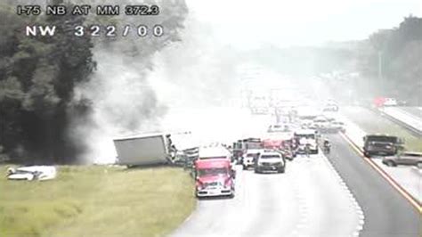 Fatal Crash Involving Tractor Trailers Blocking I 75 In Marion