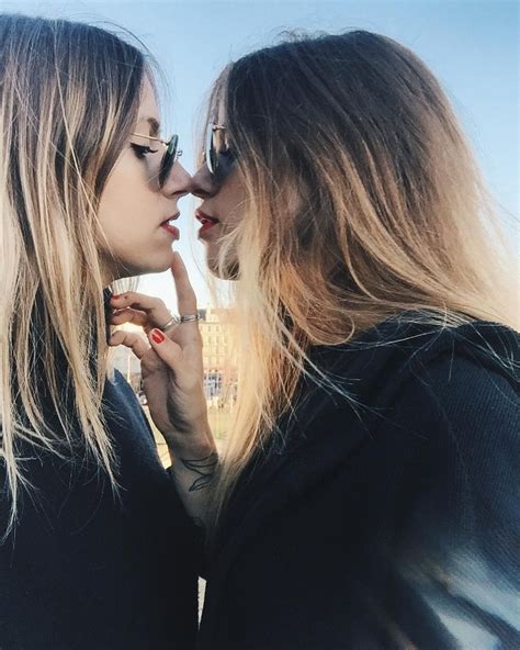 Поцелуй Двух Девушек Фото — photoby ru