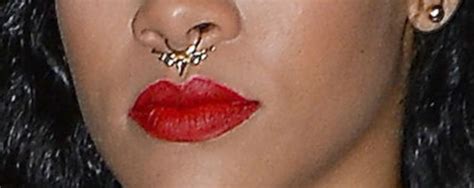 Aua Rihanna Hat Jetzt Ein Septum Piercing Promiflashde