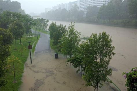 Why is singapore prone to flash flood? Singapore Flood Today - Flash Floods Reported In Many ...