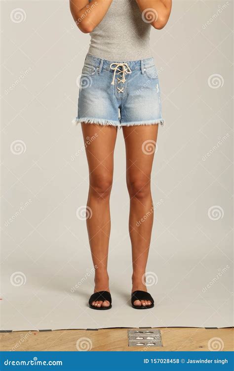 Sexy Women Jupe Ripped Denim Skirt Wash Denim Hole Pencil Mini Skirt Jeans High Waist Irregular