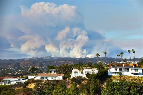 Thousands Evacuate Maria Fire In Ventura County California Haultail