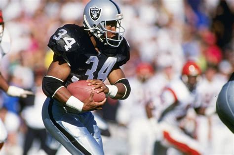 Bo Jackson Smelled Ass Of Porcupine To Try To Cure Hiccup Hell