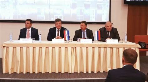 Marta na okruglom stolu razvoj poslovnog ambijenta u srbiji ministar za privredu i privatizaciju aleksandar vlahović. I TO JE HRVATSKA: Ekipa iz HGK s ruskim gospodarstvenicima ...