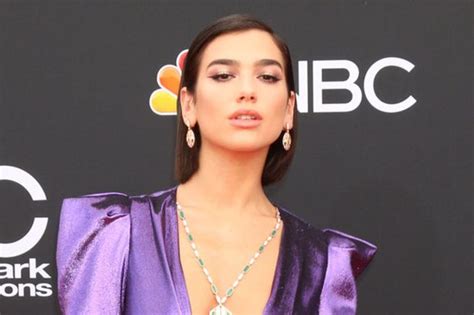 Pop Babe Dua Lipa Ramps Up Sex Factor In Plunging Gown Daily Star