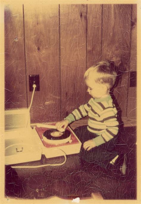 35 Cool Photos Of People Posing With Their Record Players In The 1950s