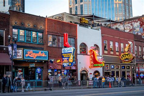 If you are looking for bars on broadway or bars downtown in the nashville, tn, area, come to swingin' doors saloon. 33 Can't Miss Things to Do in Nashville TN (2020) - Travel ...
